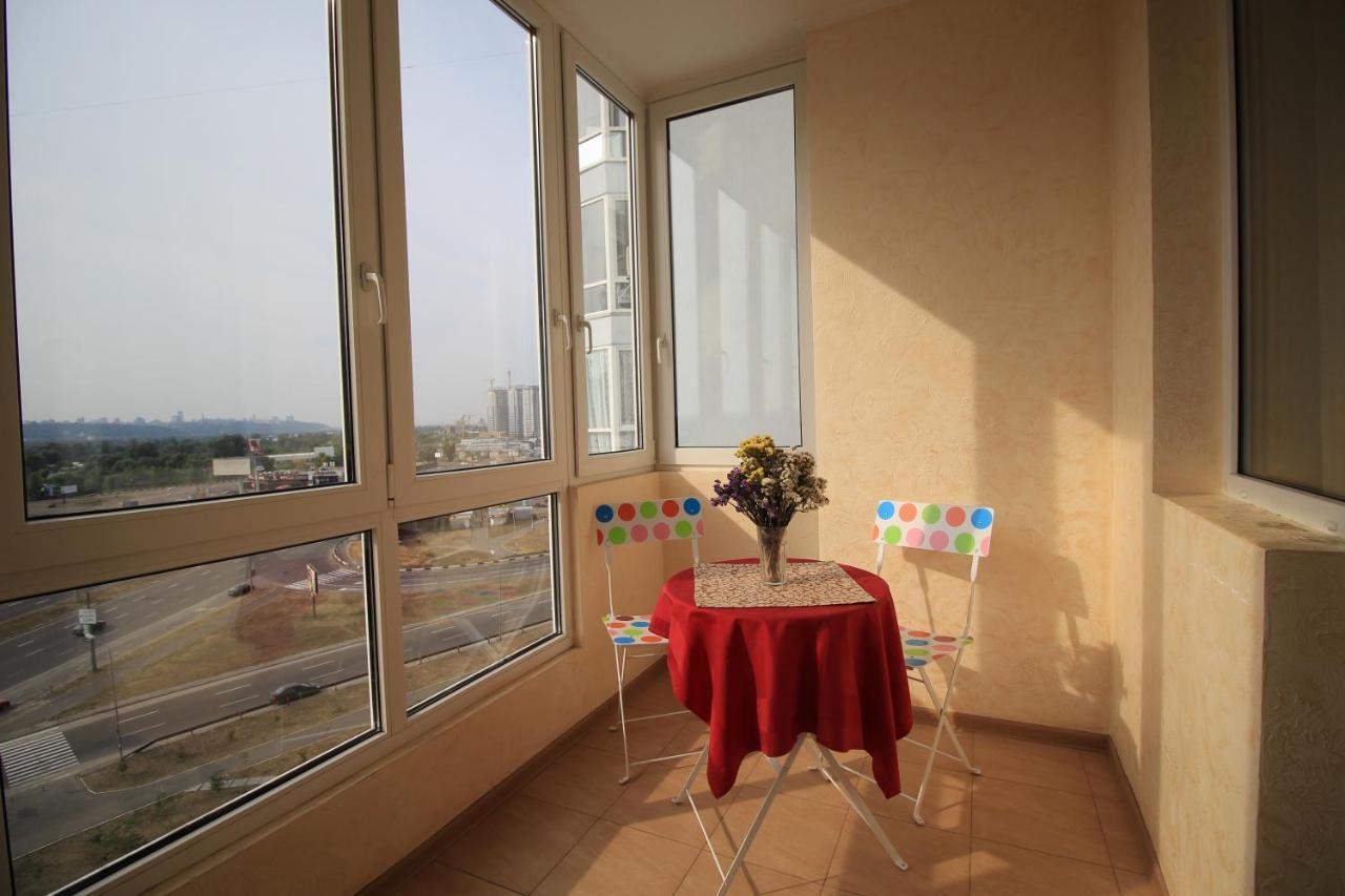 Panoramic View Lux Apartment On Metro Osokorky Kiev Ngoại thất bức ảnh