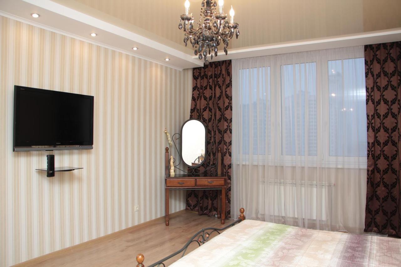 Panoramic View Lux Apartment On Metro Osokorky Kiev Ngoại thất bức ảnh